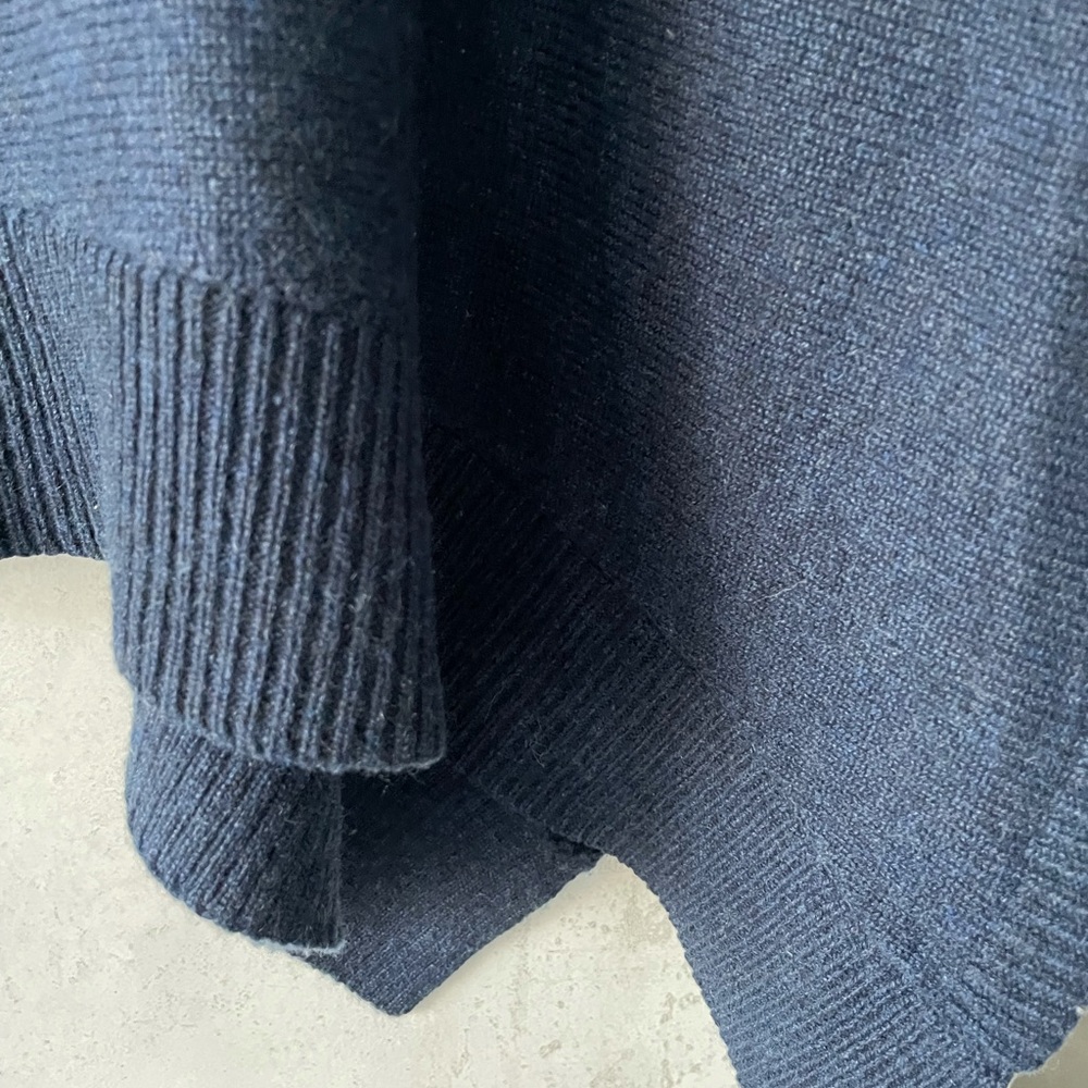 Blue Theory Cape - image 5